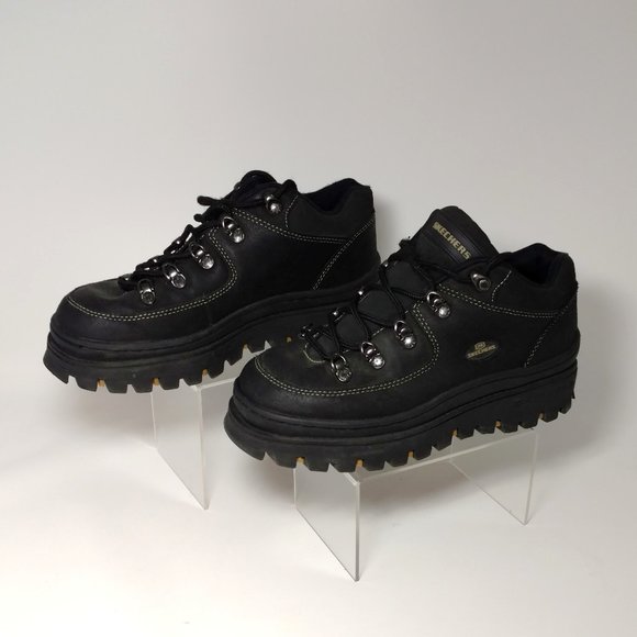 black chunky skechers